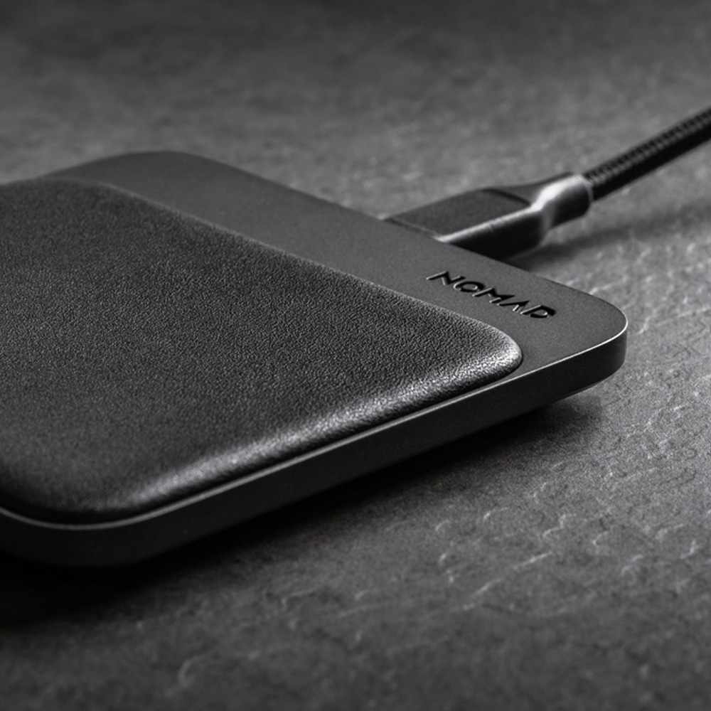 Nomad NM01838685 Base Station Mini Wireless Charger - Black